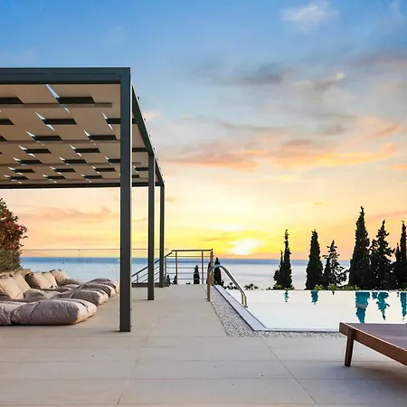 Momento Aparthotel 4*