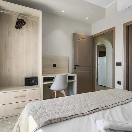 Aparthotel Momento 4*