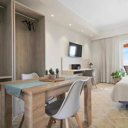 Aparthotel Momento 4*