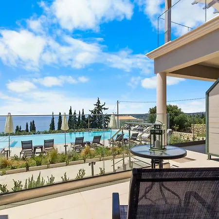 Momento Aparthotel Vlachata