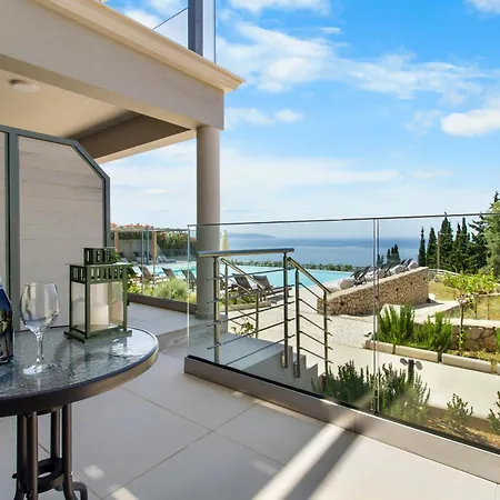 Momento Ξενοδοχείο με διαμερίσματα 4*