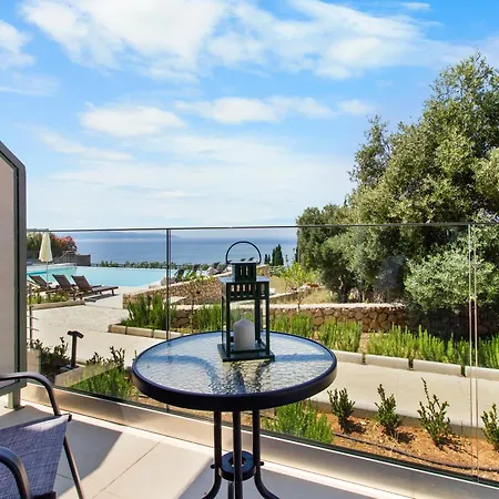 Momento 4* Βλαχάτα