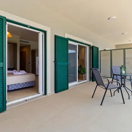 Momento Ξενοδοχείο με διαμερίσματα 4*