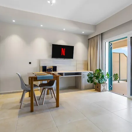 Momento Ξενοδοχείο με διαμερίσματα 4*