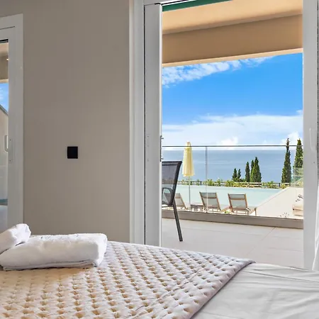 Momento 4* Βλαχάτα